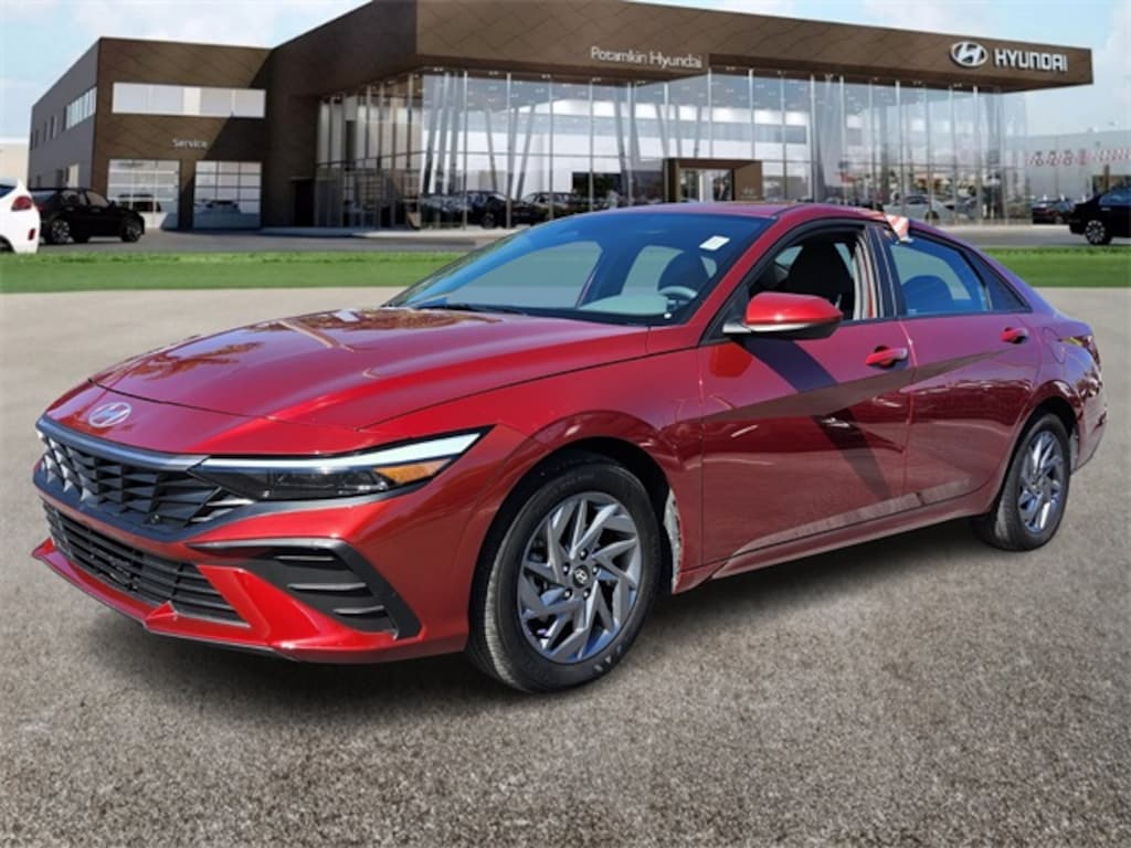 Used 2024 Hyundai Elantra SEL Sedan