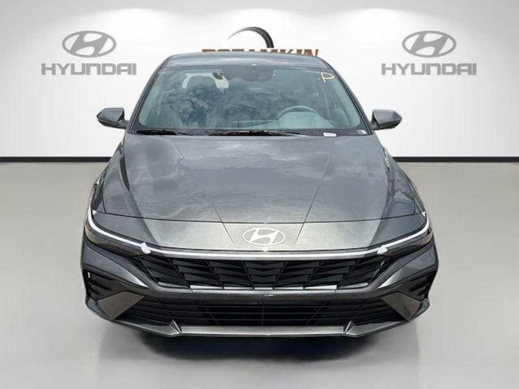 New 2026 Hyundai Elantra SE Sedan