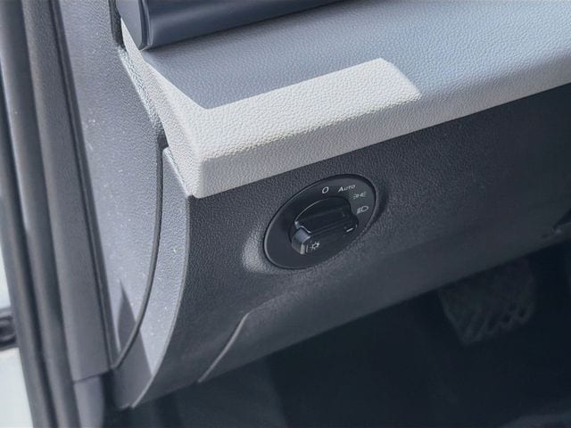 2023 Volkswagen Taos SE - Photo 10