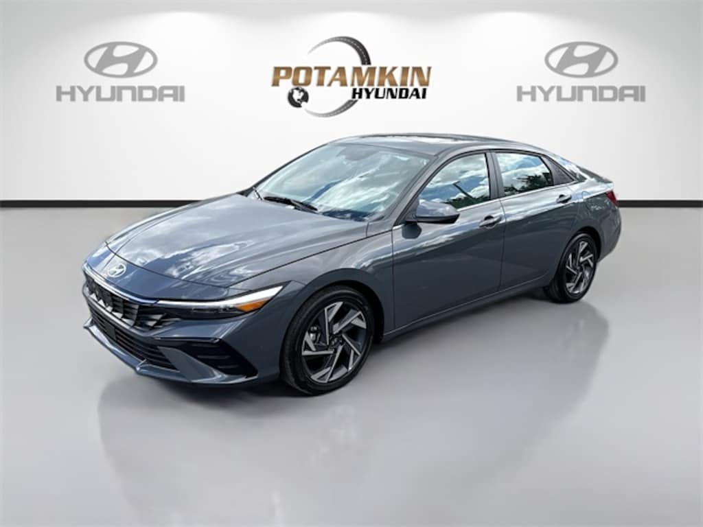 Certified 2025 Hyundai Elantra SEL Convenience Sedan