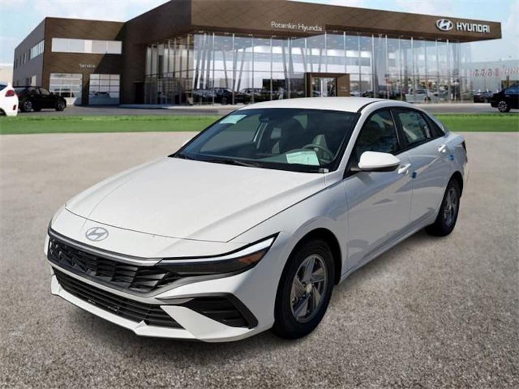 New 2026 Hyundai Elantra SE Sedan