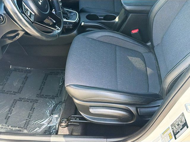 2025 Kia Seltos S - Photo 19