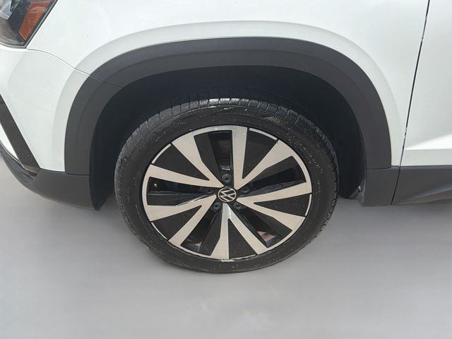 2023 Volkswagen Taos SE - Photo 28