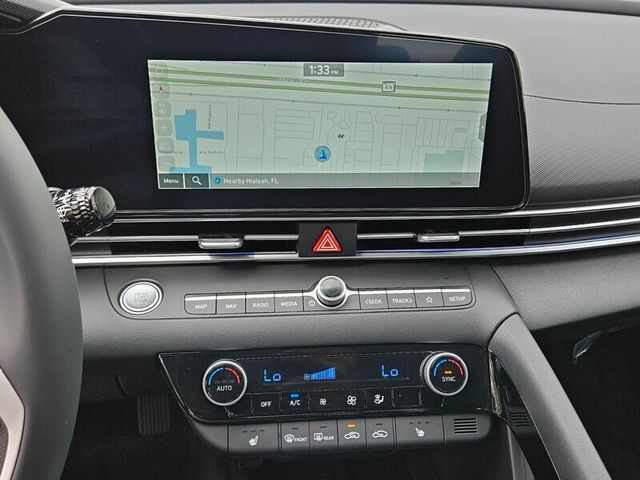 2025 Hyundai Elantra SEL - Photo 11