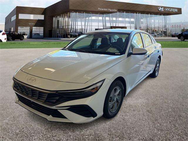 2026 Hyundai Elantra SE's photo