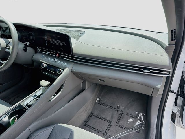 2024 Hyundai Elantra SEL - Photo 28