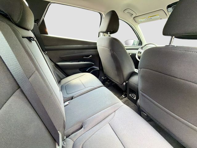 2025 Hyundai Tucson SE - Photo 24