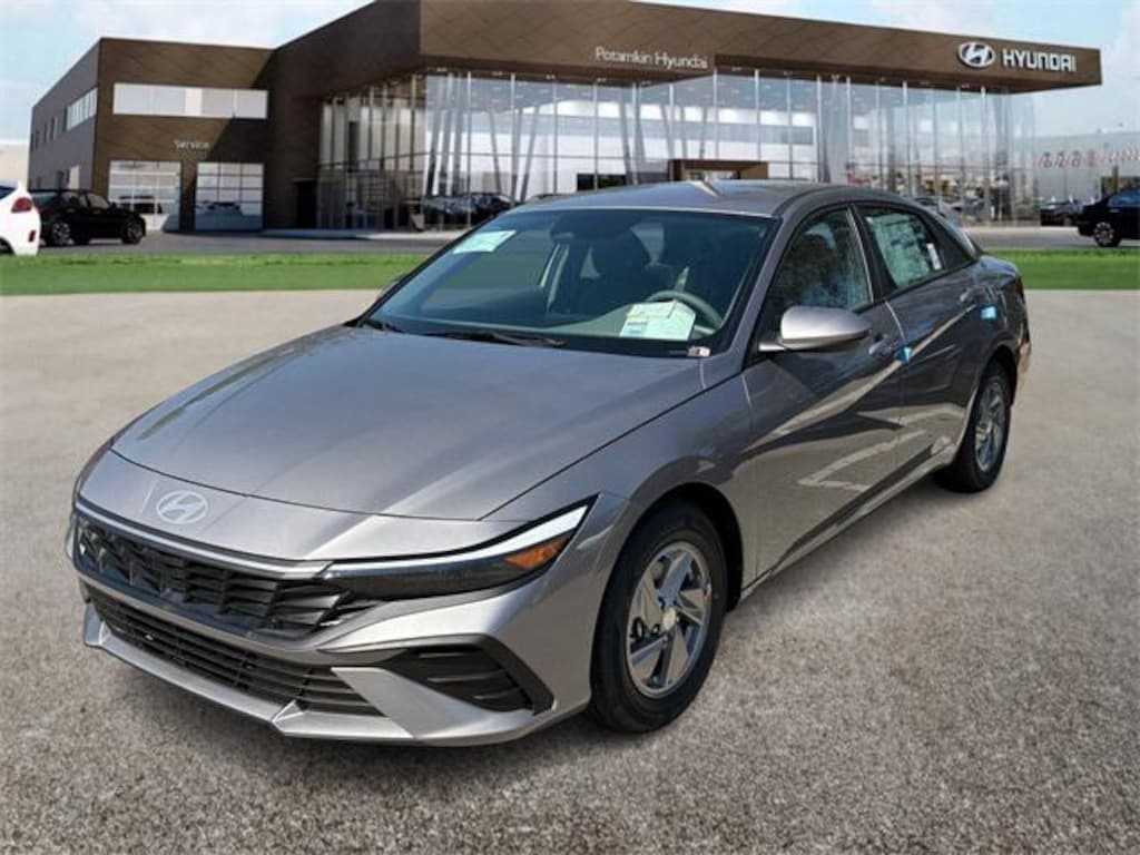 New 2026 Hyundai Elantra SE Sedan