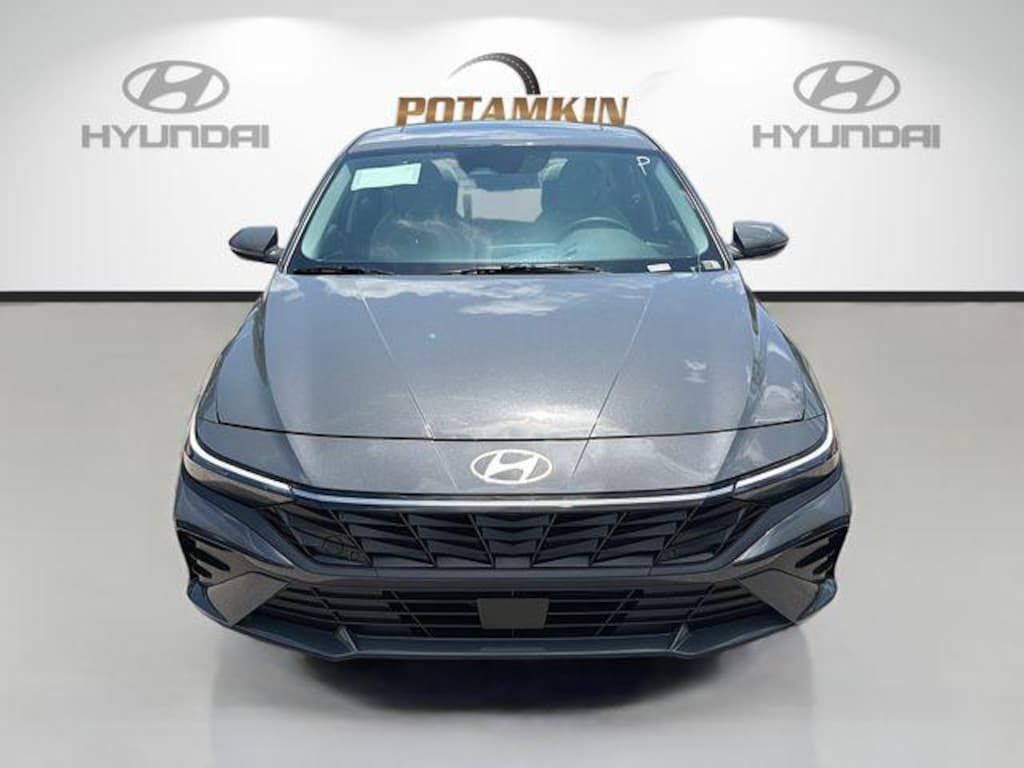 New 2026 Hyundai Elantra Limited Sedan