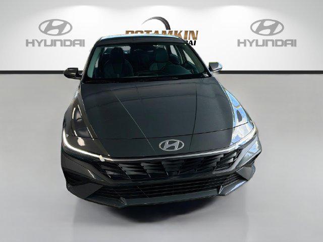 New 2026 Hyundai Elantra SE Sedan