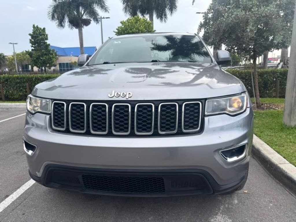 Used 2020 Jeep Grand Cherokee Laredo SUV