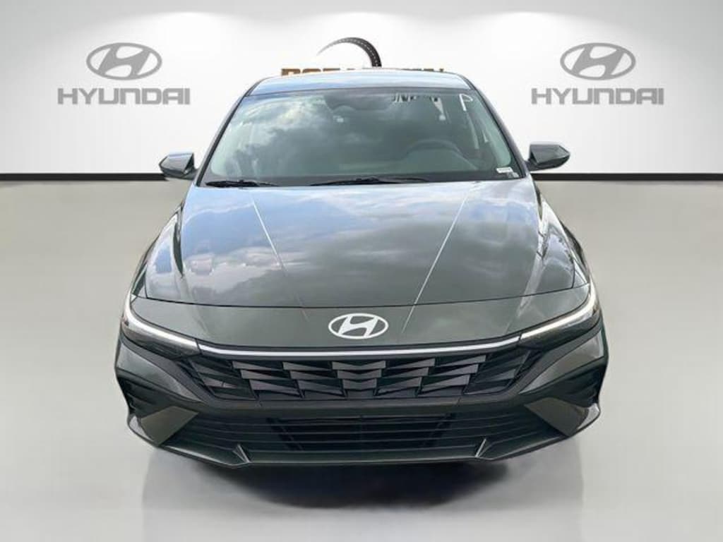 New 2026 Hyundai Elantra SE Sedan