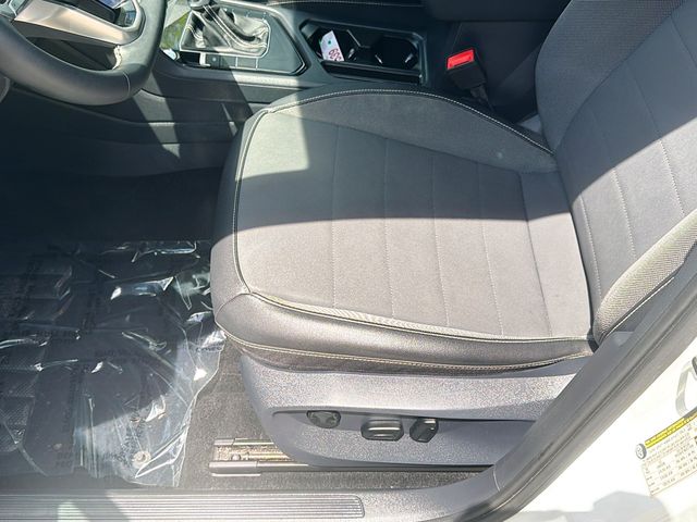 2023 Volkswagen Taos SE - Photo 18