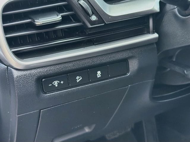 2025 Kia Telluride LX - Photo 10