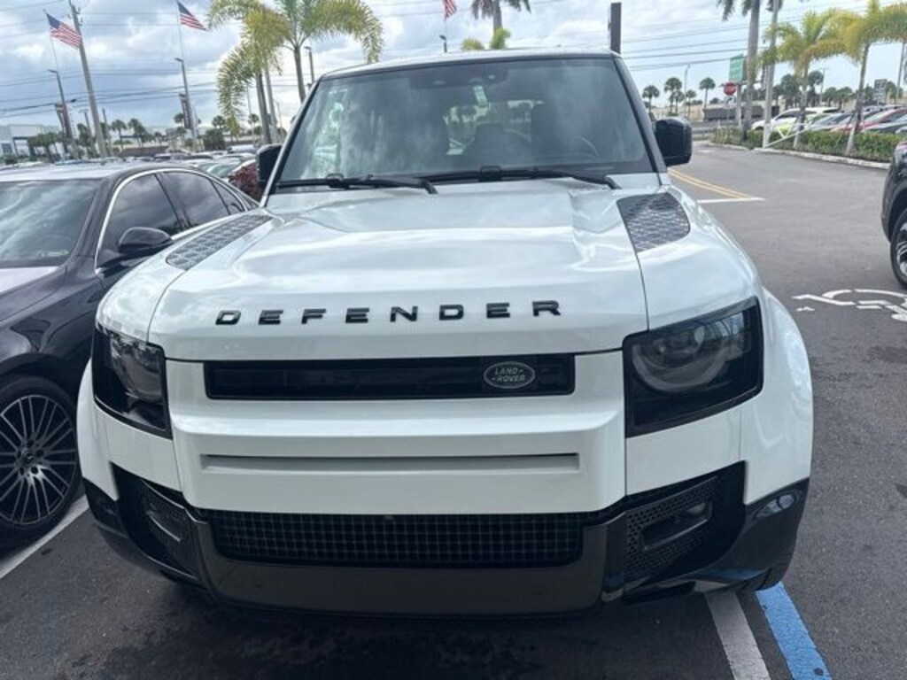 Used 2025 Land Rover Defender 110 X-Dynamic SE SUV