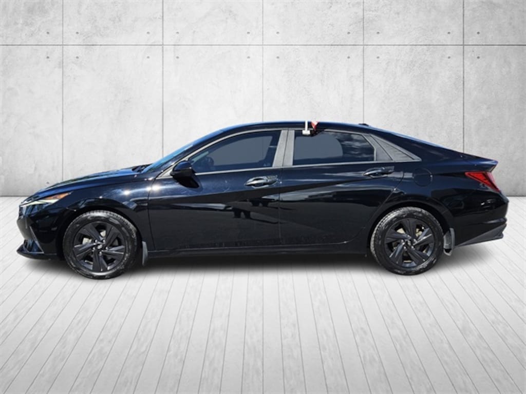 Used 2022 Hyundai Elantra SEL Sedan