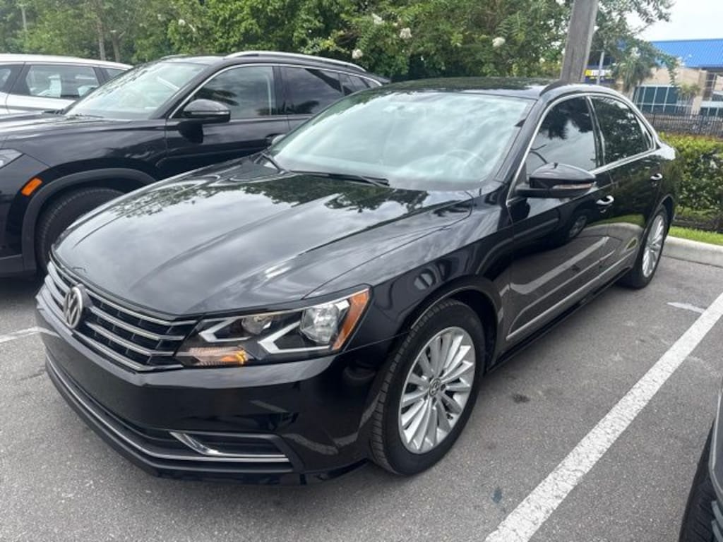 Used 2017 Volkswagen Passat 1.8T SE Sedan