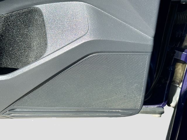 2021 Volkswagen Tiguan SE - Photo 18