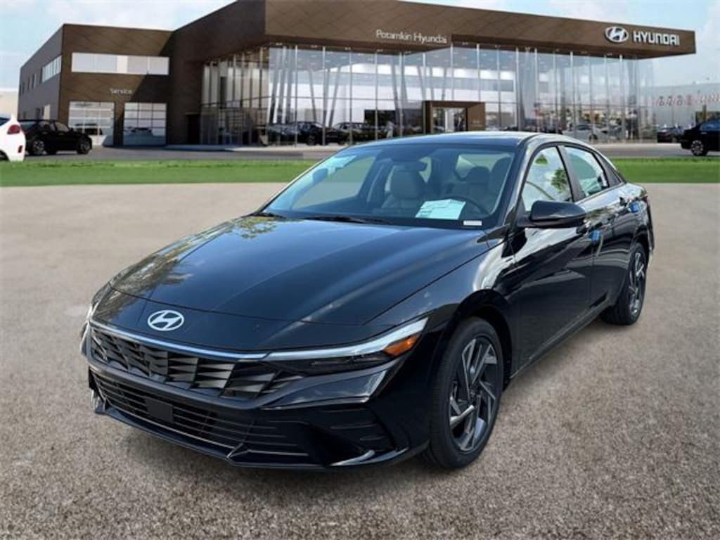 New 2026 Hyundai Elantra Limited Sedan