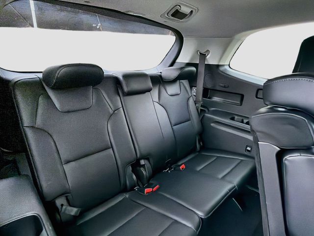 2025 Kia Telluride LX - Photo 26