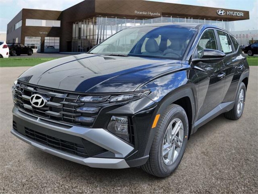 New 2025 Hyundai Tucson SE FWD SUV
