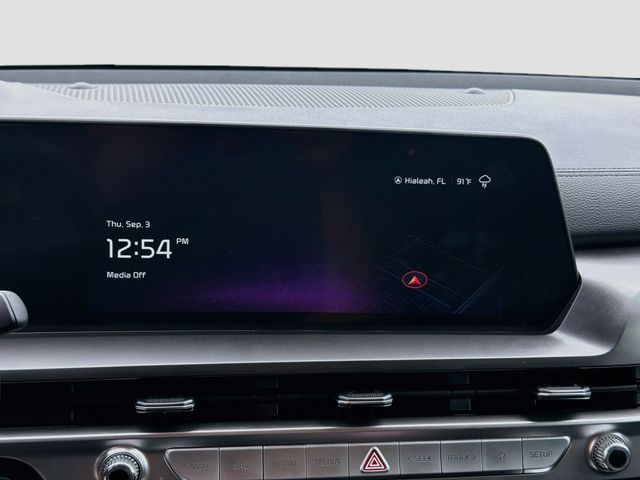 2025 Kia Telluride LX - Photo 15