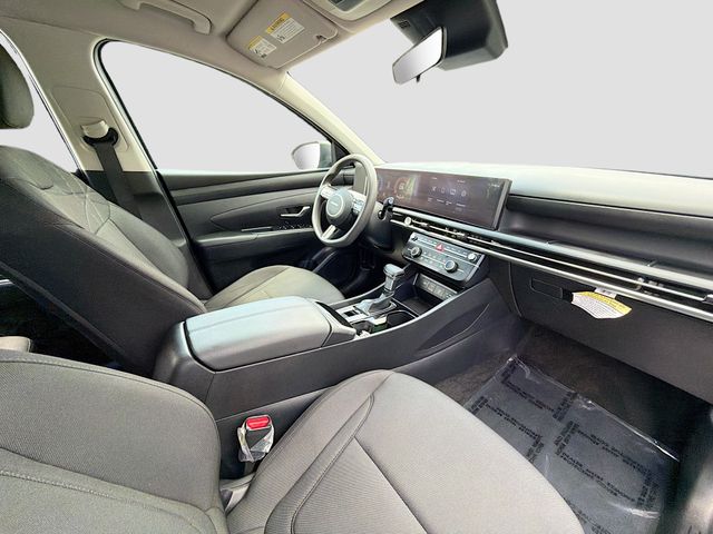 2025 Hyundai Tucson SE - Photo 25