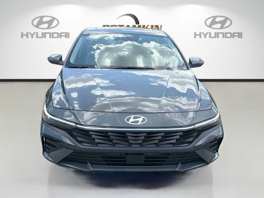 New 2026 Hyundai Elantra Limited Sedan