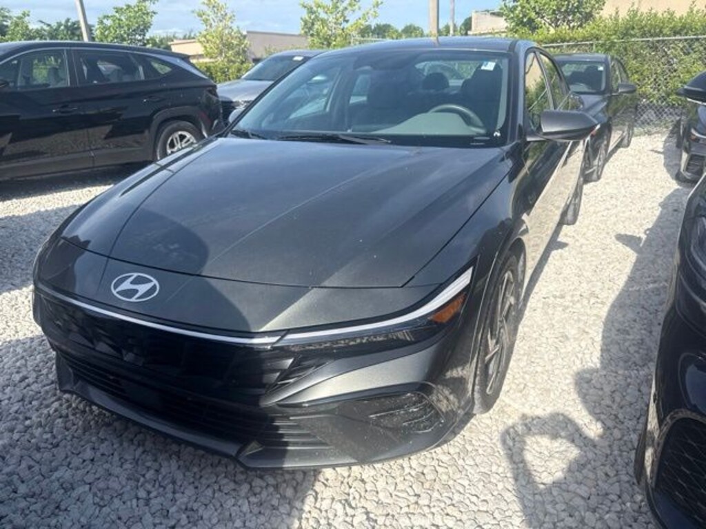 Certified 2025 Hyundai Elantra SEL Convenience Sedan