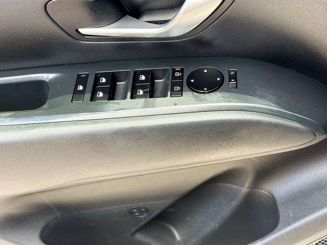 2025 Hyundai Tucson SE - Photo 17