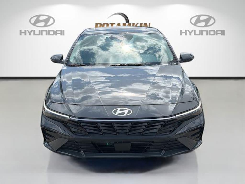New 2026 Hyundai Elantra Limited Sedan