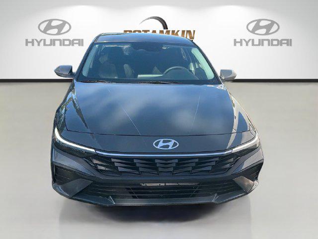 New 2026 Hyundai Elantra SE Sedan