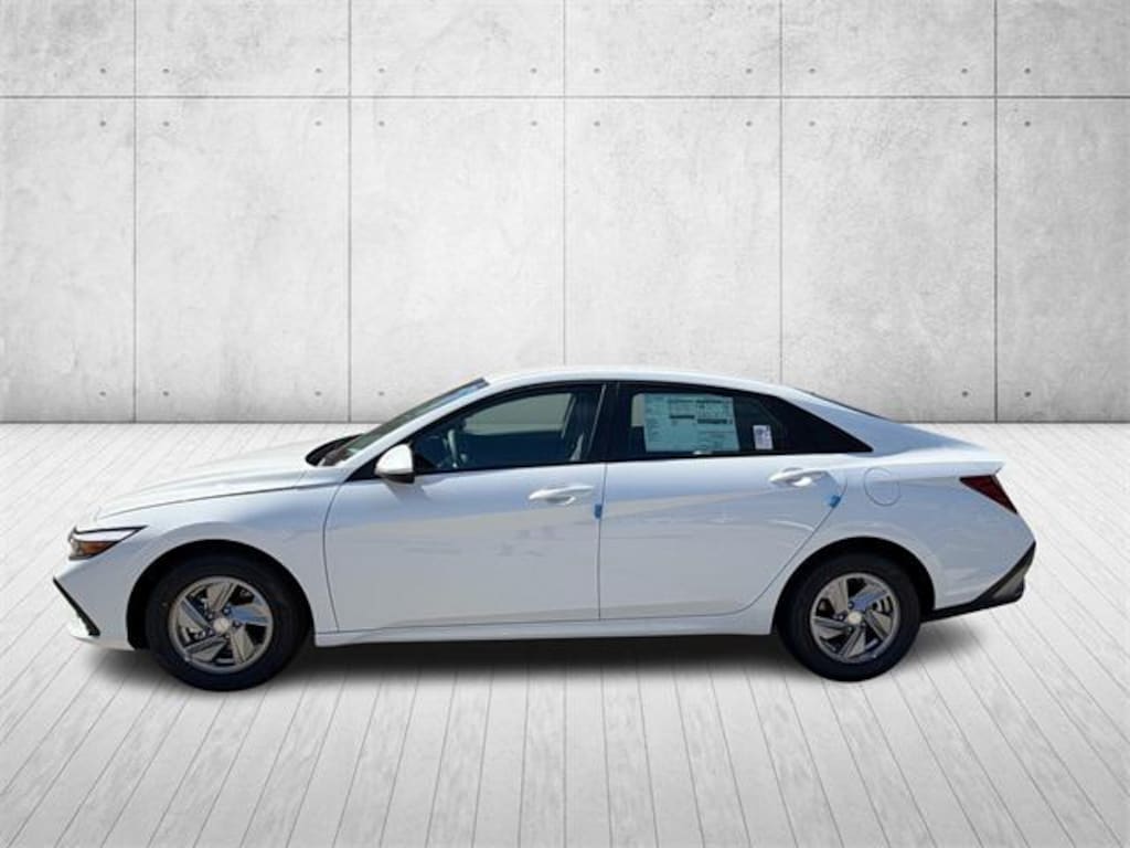 New 2026 Hyundai Elantra SE Sedan