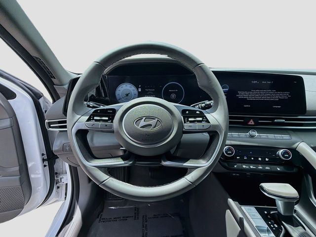 2024 Hyundai Elantra SEL - Photo 11