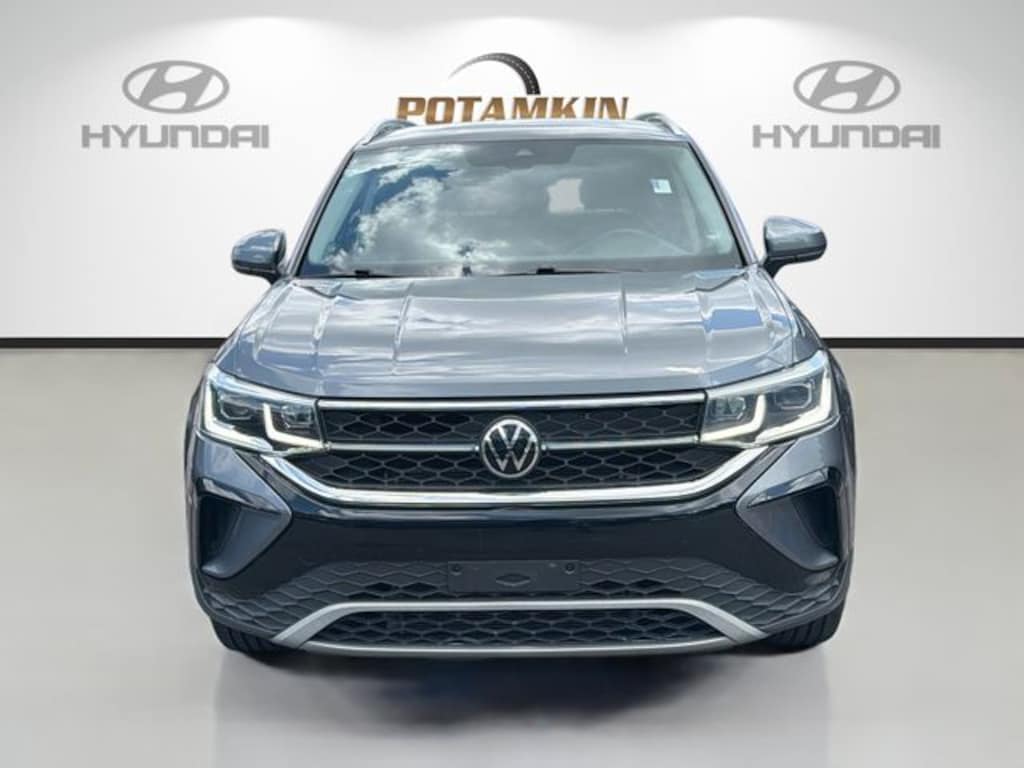 Used 2022 Volkswagen Taos 1.5T SEL 4MOTION SUV