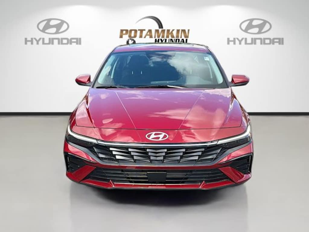 Certified 2025 Hyundai Elantra SEL Convenience Sedan