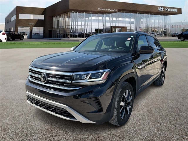 2022 Volkswagen Atlas Cross Sport SE's photo