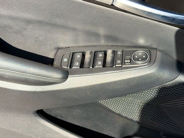 2025 Kia Seltos S - Photo 17