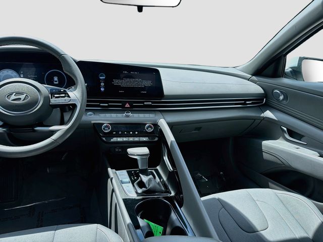 2024 Hyundai Elantra SEL - Photo 23