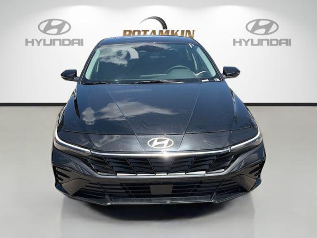 New 2026 Hyundai Elantra Limited Sedan