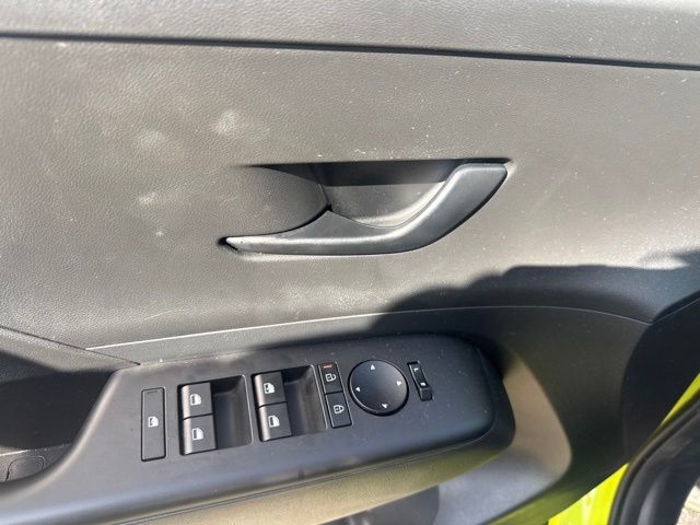 2025 Hyundai Kona SEL - Photo 12