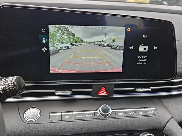 2025 Hyundai Elantra SEL - Photo 12