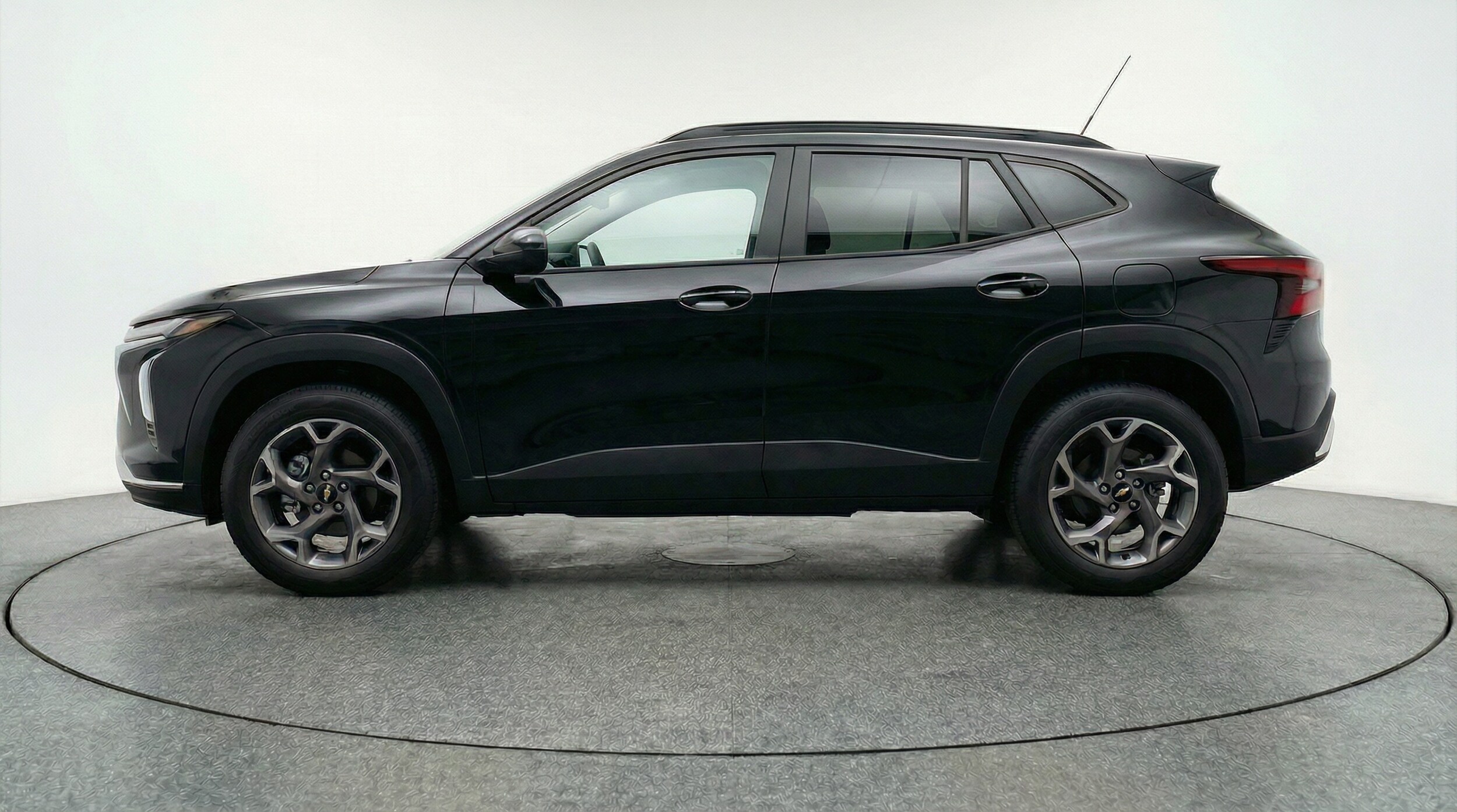 Thumbnail: 2025 Chevrolet Trax - 4