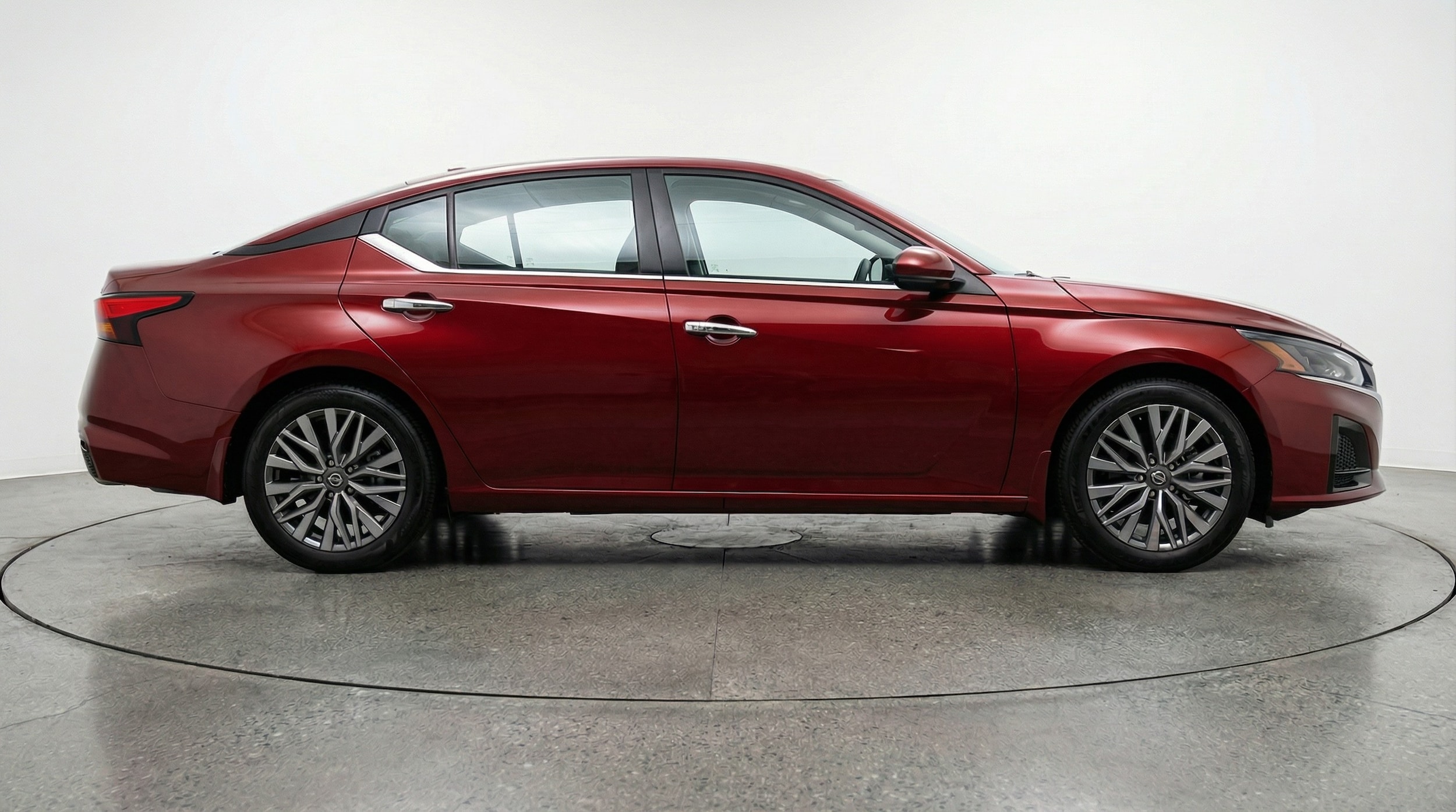 Thumbnail: 2025 Nissan Altima - 8