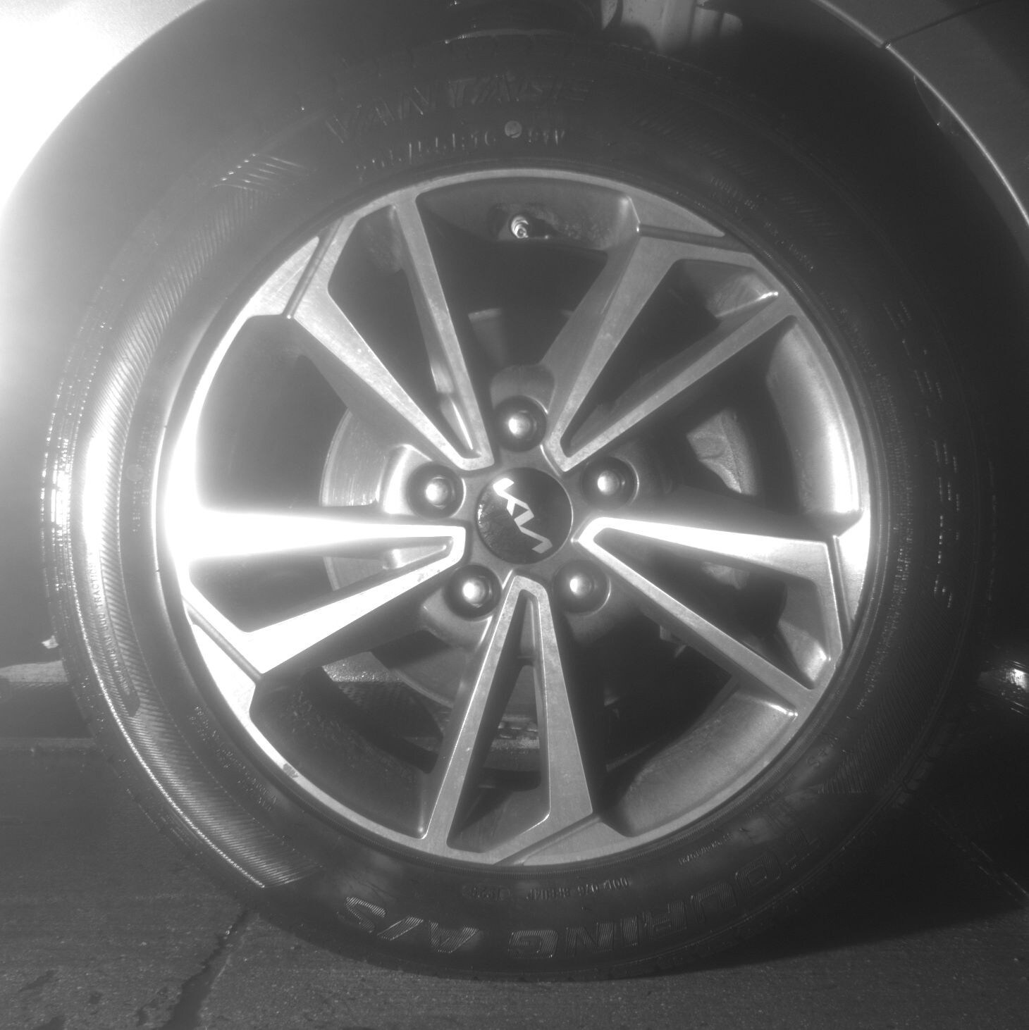 Thumbnail: 2024 Kia Forte - 17