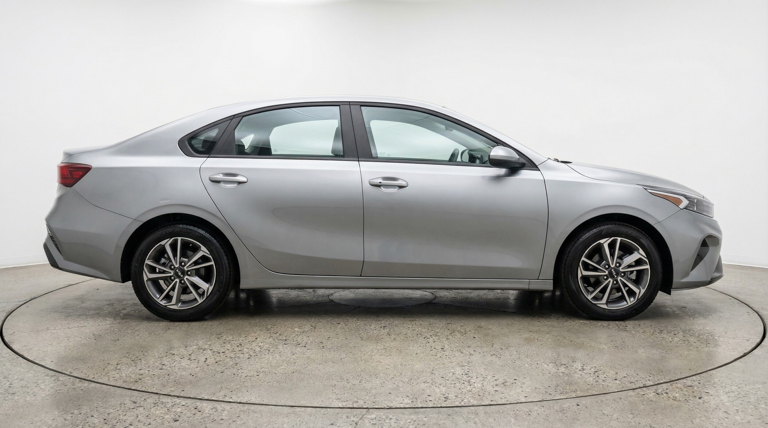 Thumbnail: 2024 Kia Forte - 8