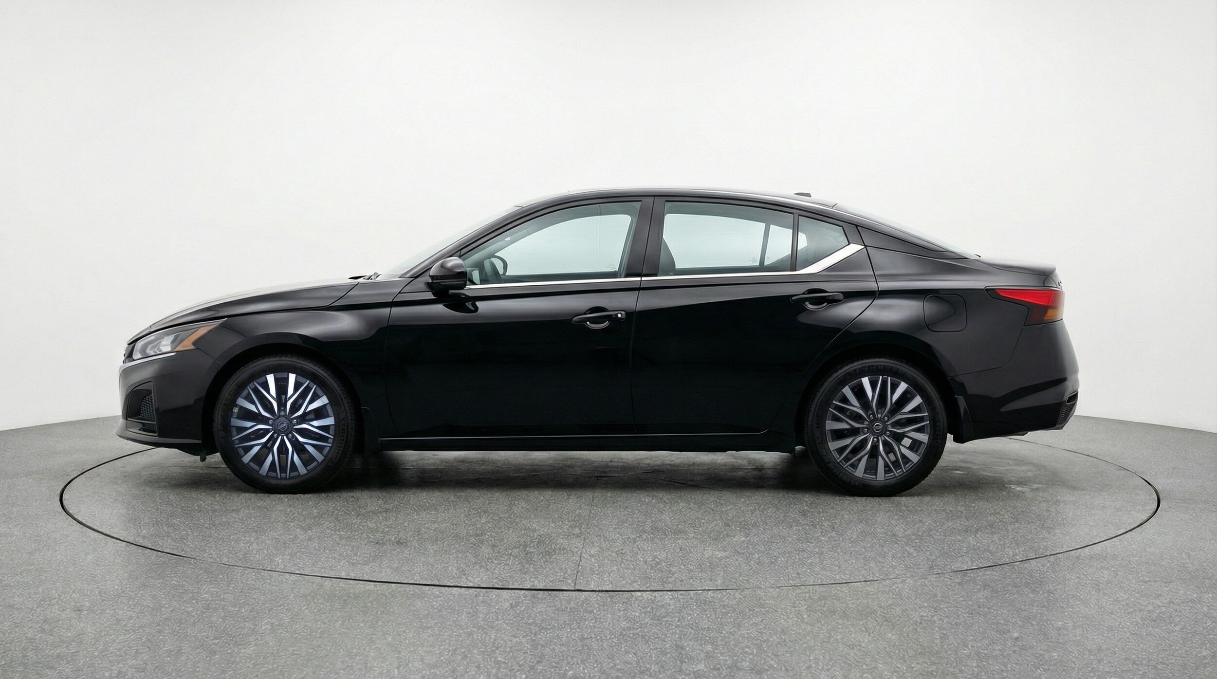 Thumbnail: 2025 Nissan Altima - 4