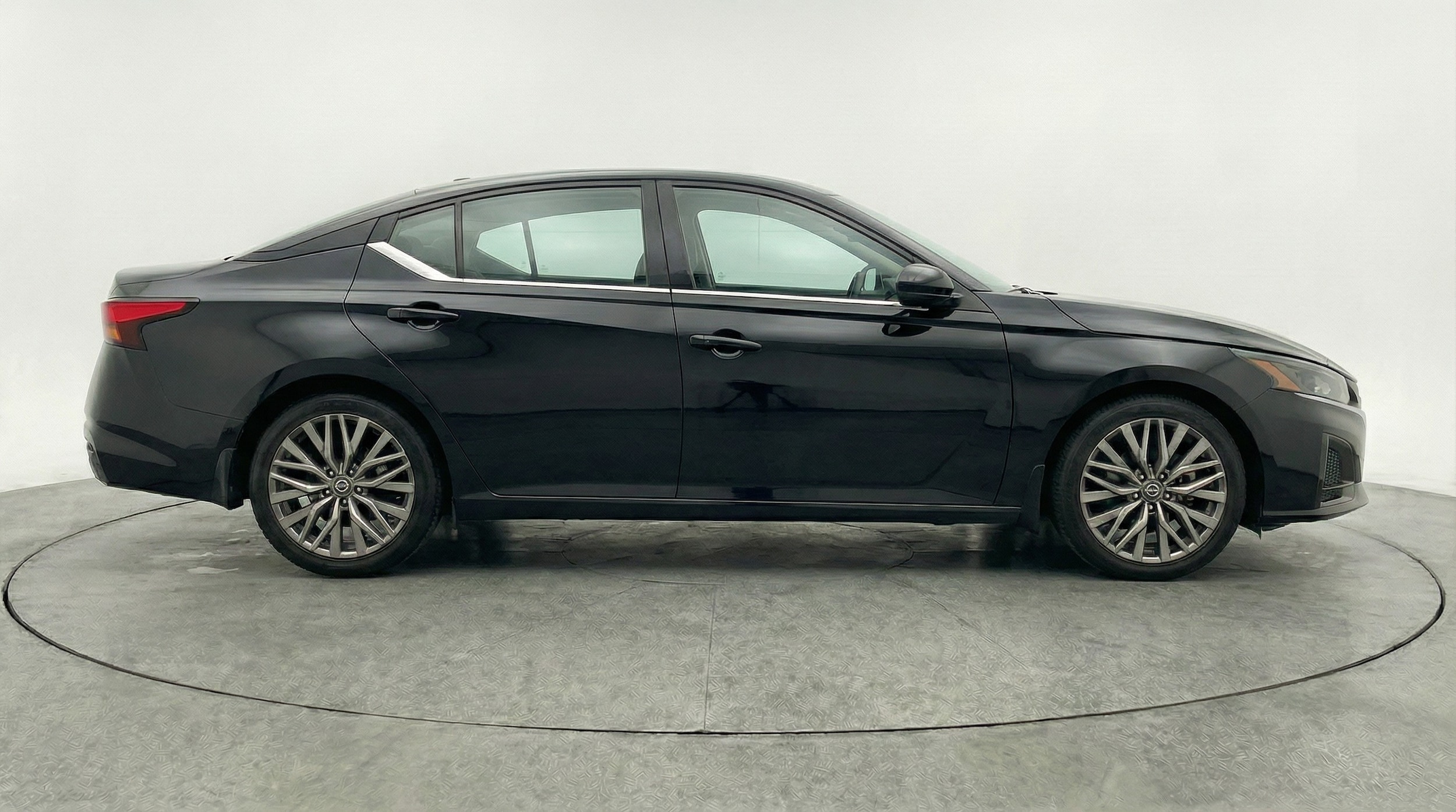 Thumbnail: 2025 Nissan Altima - 8