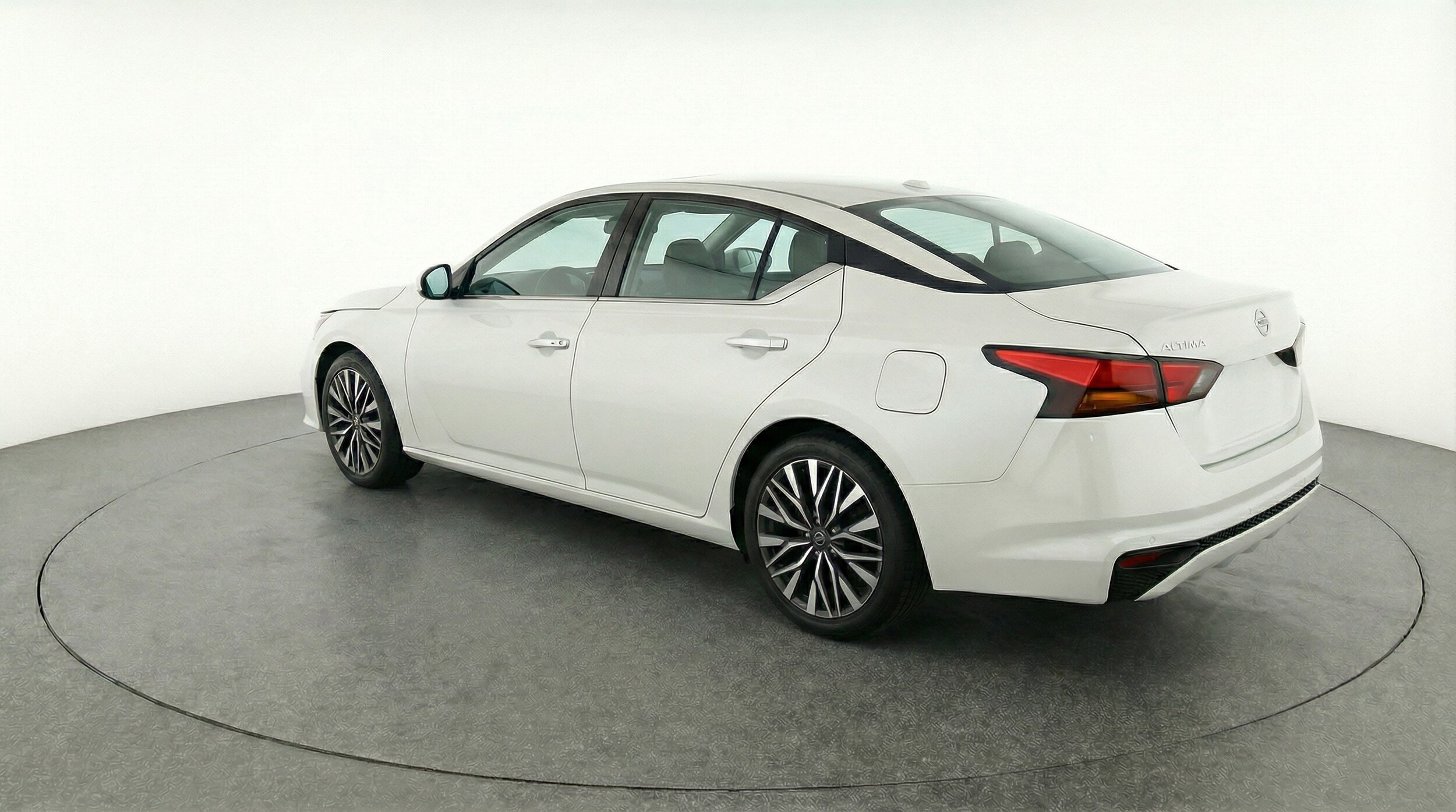 Thumbnail: 2025 Nissan Altima - 5