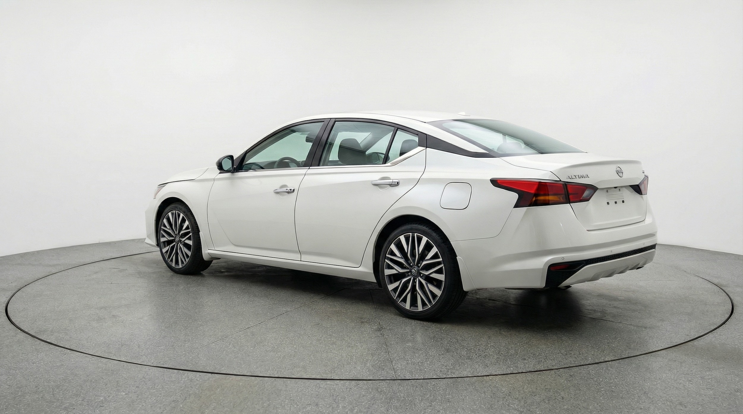 Thumbnail: 2025 Nissan Altima - 5